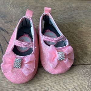 Pink glittery baby girl shoes